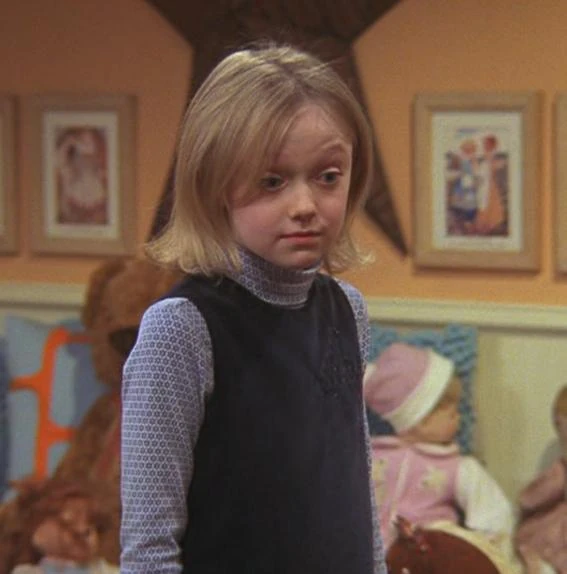 Mackenzie - Friends Central - TV Show, Episodes, Characters