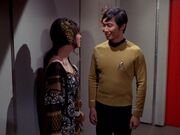Sulu und Sevrins Anhängerin