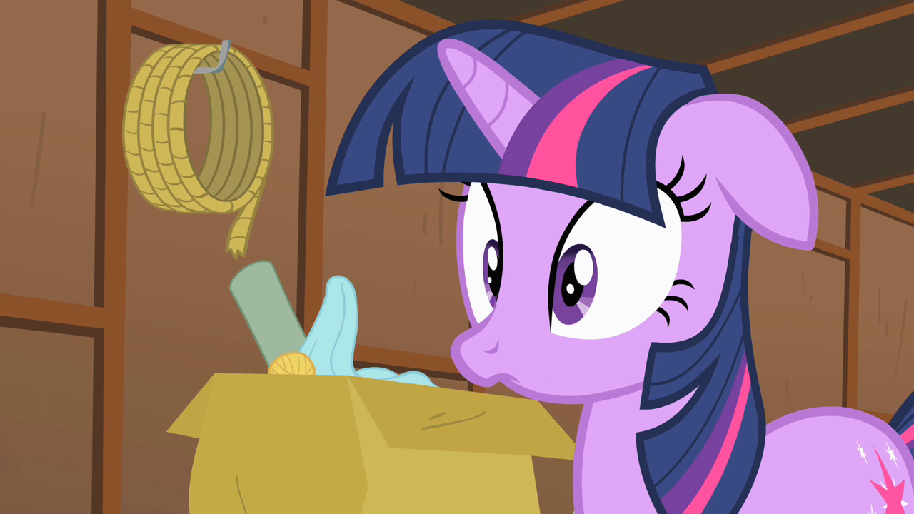 http://img4.wikia.nocookie.net/__cb20111128203513/mlp/images/f/fc/Twilight_Sparkle_surprised_S1E18.png
