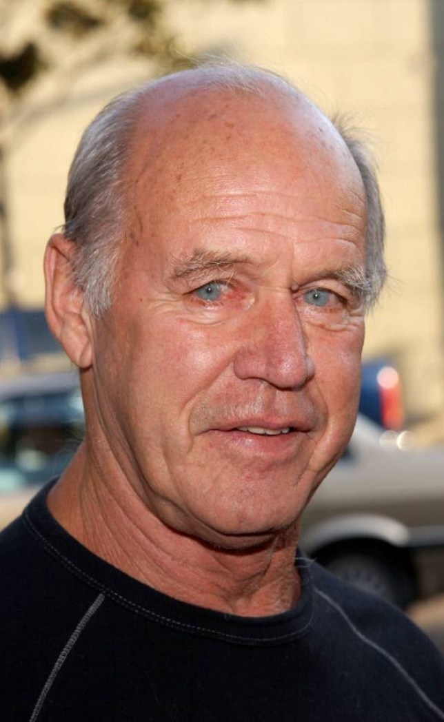 Geoffrey Lewis Doblaje Wiki