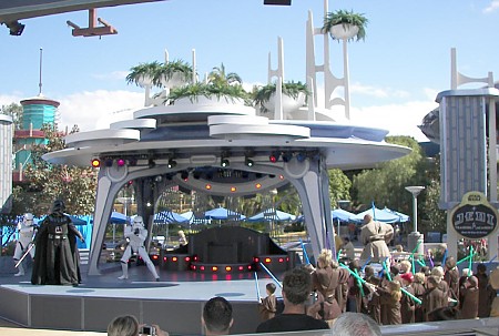 Jedi_Training_Academy_at_Disneyland.jpg
