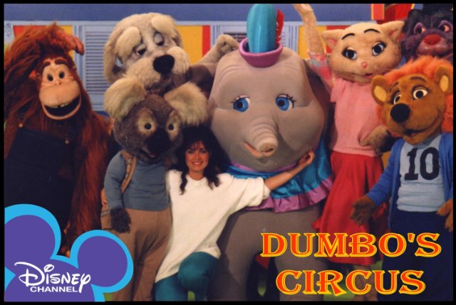 Dumbo's_Circus.jpg