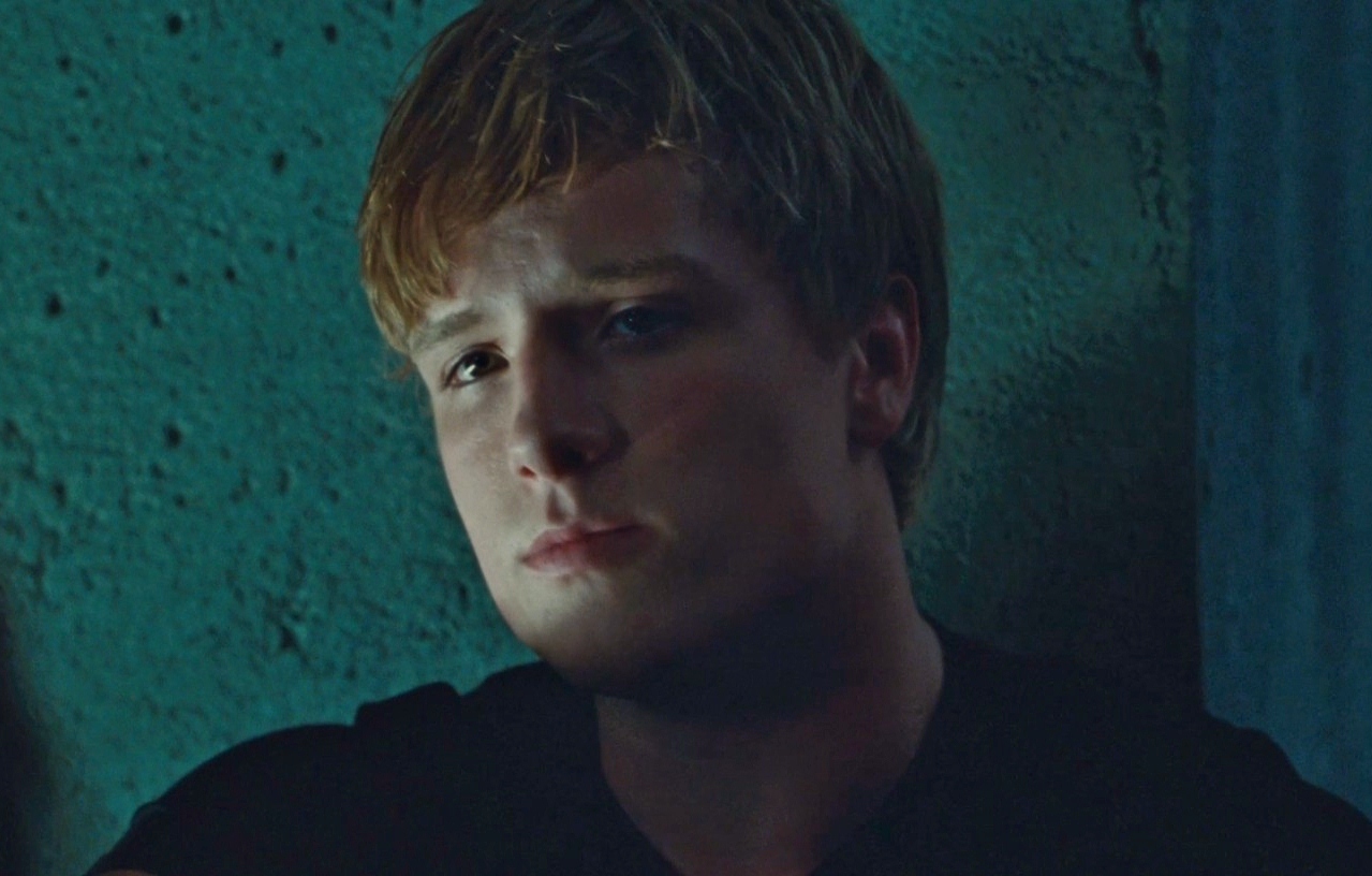 Bild Joshhutchersonaspeetamellarkinthehunger1.jpg Die Tribute von Panem Wiki Bild Joshhutchersonaspeetamellarkinthehunger1.jpg Die Tribute von Panem Wiki