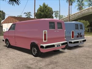 Comparaison-berkleyvan pony vuearriere