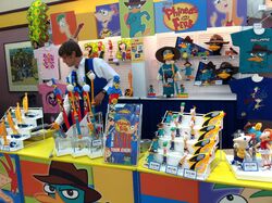 PnFBLTESouvenirStand