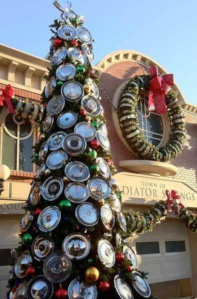image cars land hubcap christmas tree png pixar wiki image cars land hubcap christmas tree png pixar wiki