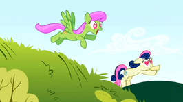 The ponies run towards Smarty Pants S2E03