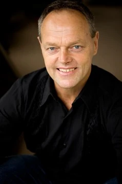 Bruce Hopkins Doblaje Wiki