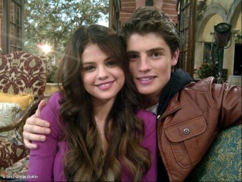 Wizards Of Waverly Place Alex Vs Alex Full Image - The-Wizards-Return-Alex-vs-Alex.3.jpg - Wizards of Waverly
