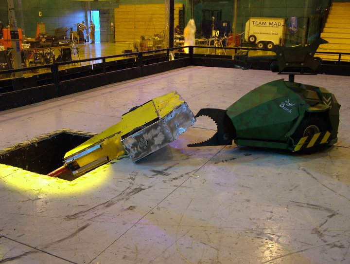 Sergeant Bash pitting Saint at an event after Robot Wars