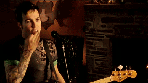 Votre humeur en gif Pete-Wentz