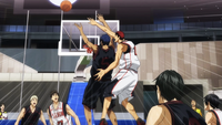 Kagami blocks Aomine (anime)