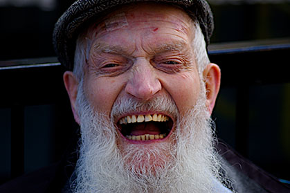 Swf_Laughing_Gelast_Old_Man.jpg