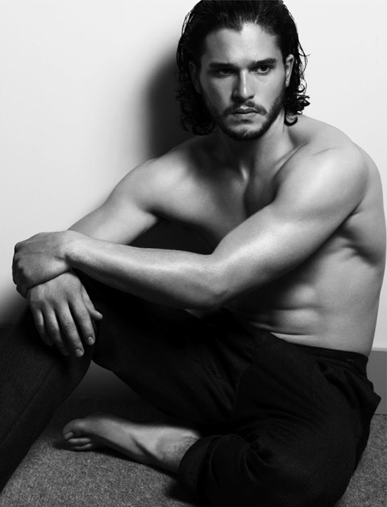 http://img4.wikia.nocookie.net/__cb20140324135655/glee/images/b/b4/Kit_Harington_omg_hawt.jpg