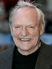 Julian-glover-06