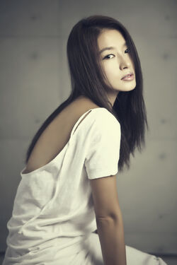 Hwang Bo11