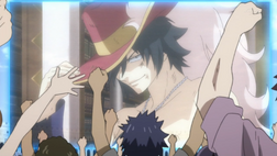 Gray celebra con el sombrero de Rufus