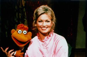 Phyllis George01