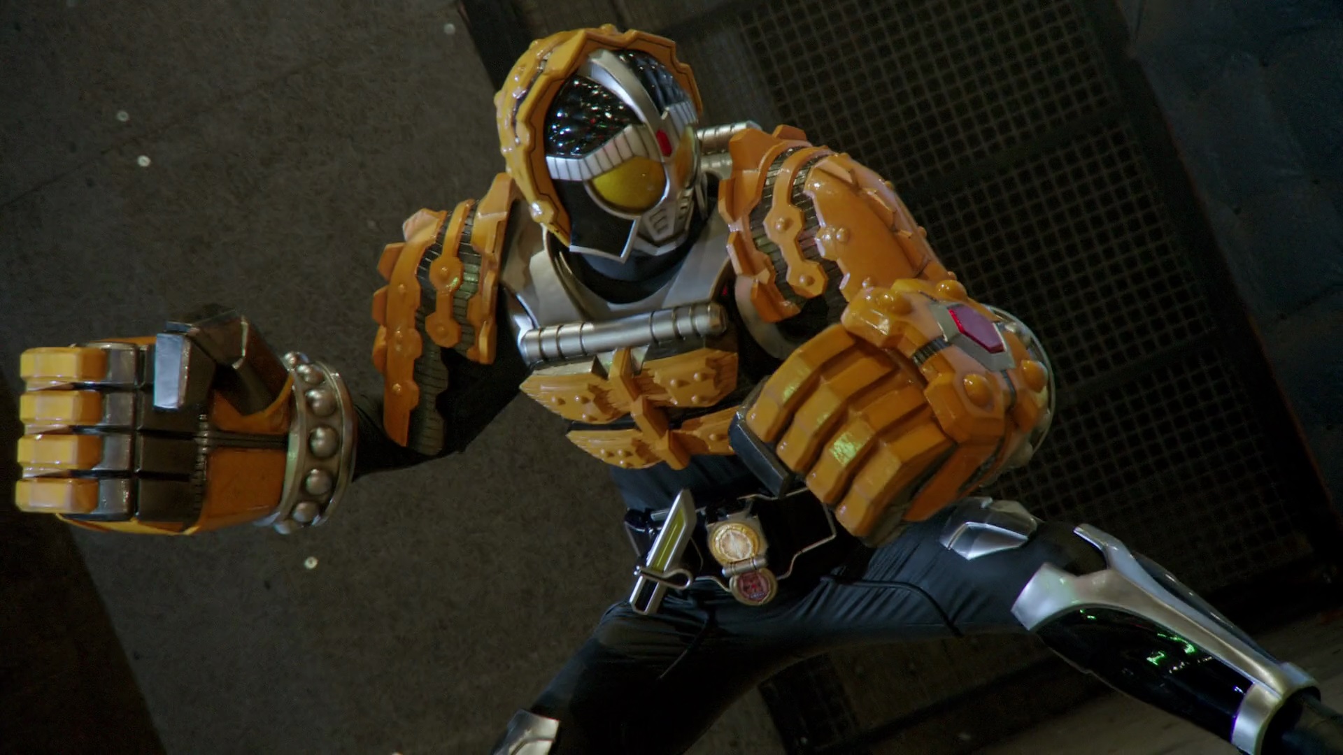 armored rider knuckle http://img4.wikia.nocookie.net/__cb20140728193601/kamenrider/images/2/2b/KR_Knuckle_Is_Here.jpg