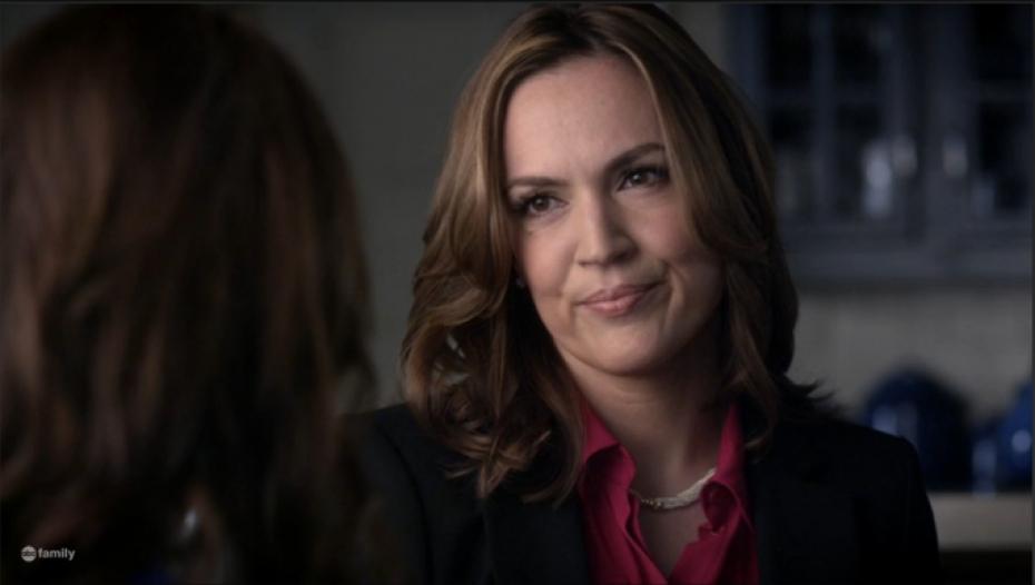 Image Veronicahastingslameredespenceraplus.jpg Pretty Little Liars Wiki Image Veronicahastingslameredespenceraplus.jpg Pretty Little Liars Wiki