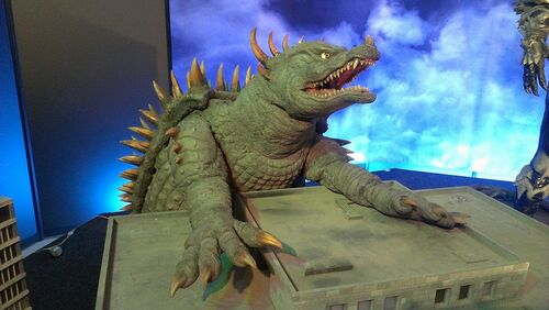 60 cm godzilla