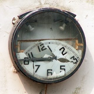 Broken-clock.jpg