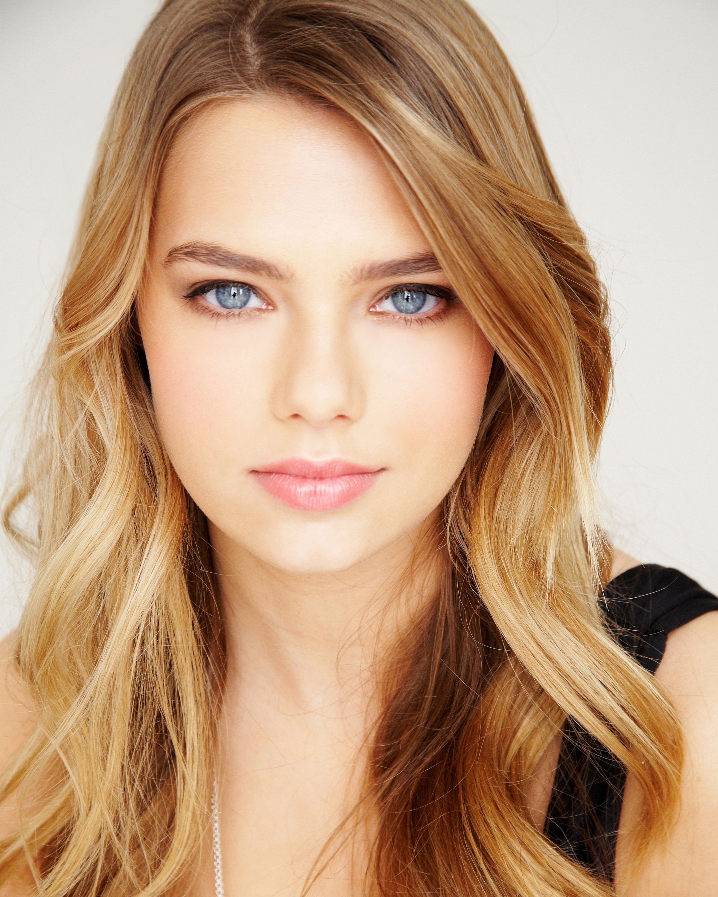 Indiana Evans Biography - Facts, Childhood, Family Life of 