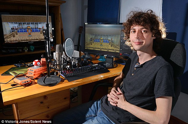 Joseph Garrett does the voice and movements for Stampylongnose