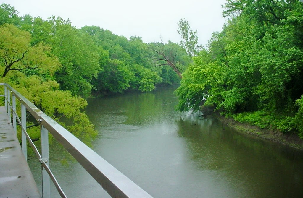 The Emerald Vein: Tracing the Timeless Currents of the Verdigris River
