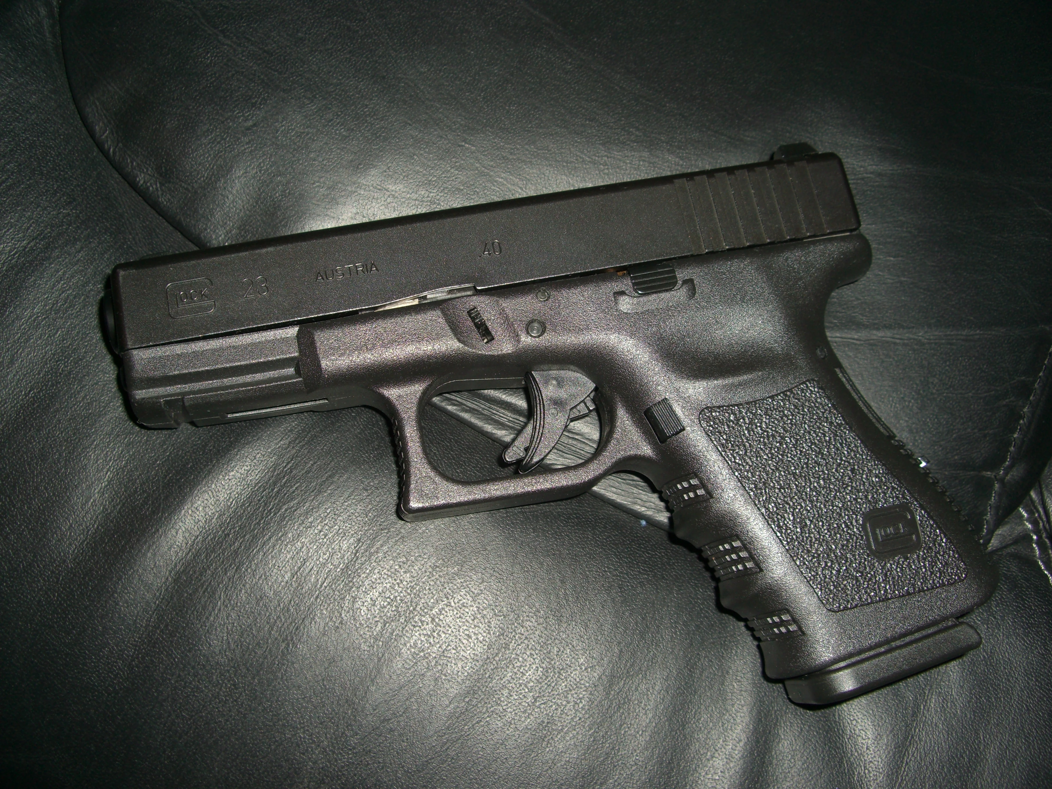 20120417153400!GLOCK_23.JPG