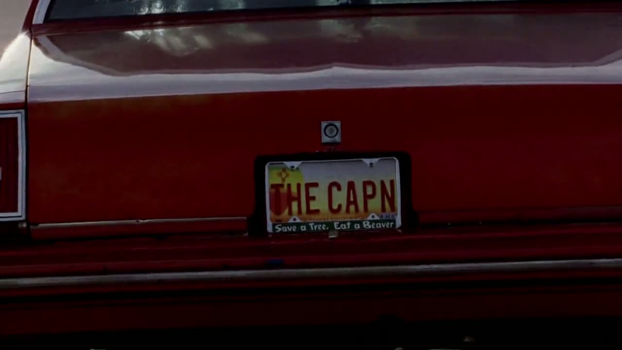 http://img4.wikia.nocookie.net/__cb20120210202830/breakingbad/images/b/b3/1x01_-_The_Captain.jpg